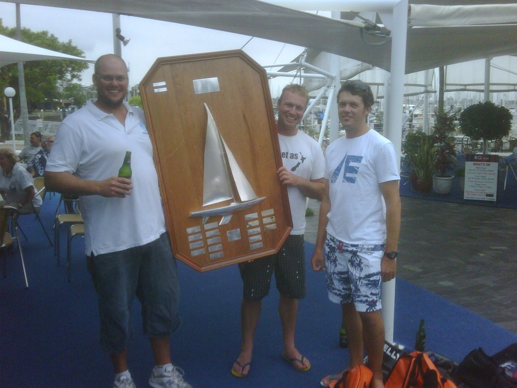 Andrew Wills (second from right) with the Brisbane Etchells trophy © Richard Gladwell www.photosport.co.nz